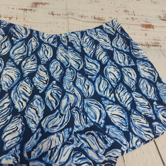 Lilly Pulitzer tropical bright loose fit shorts - Picture 3 of 9
